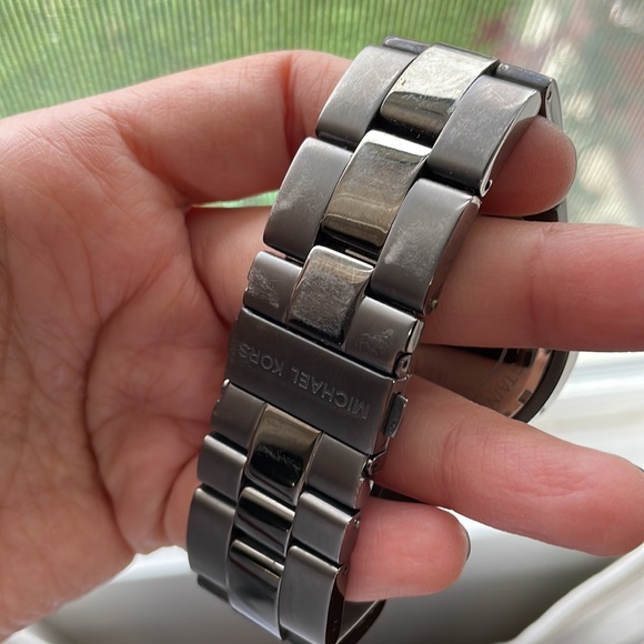 Michael Kors Watch - Picture 2 of 5